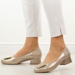 Perłowe skórzane Polskie czółenka damskie na obcasie Góral 1932 kolor Perłowy.