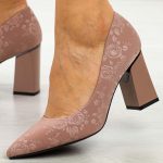 Różowe czółenka damskie na słupku Vinceza 62223 kolor Różowy.