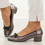 Srebrne ażurowe czółenka damskie na obcasie M.Daszyński Sa200-17 kolor Srebrny.