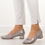 Srebrne czółenka damskie na obcasie M.Daszyński Sa210-12 kolor Srebrny.