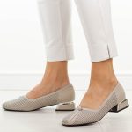 Taupe ażurowe skórzane czółenka damskie Vinceza 99203 kolor Taupe.