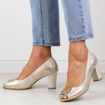 Złote przec. skórzane Polskie czółenka damskie na słupku Deoni D544A kolor Złoty.