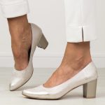 Złote skórzane Polskie czółenka damskie na słupku Deoni D187 kolor Złoty.